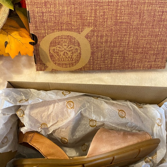 Born Trang Sandal - Picture 6 of 7